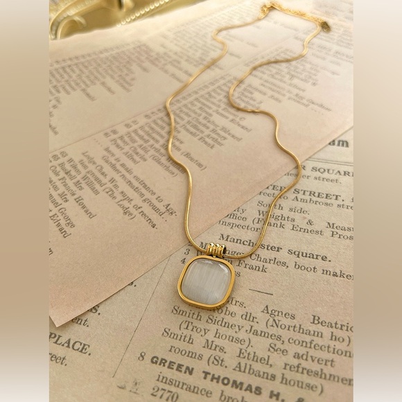 NEW💎18K Gold Plated Square Pendant Necklace*Dainty Necklace - Picture 6 of 7